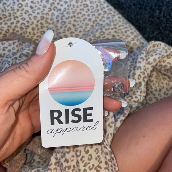 Leopard Print Romper w Lace - Picture 5 of 5